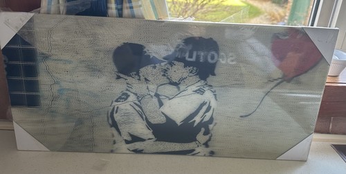 Banksy kissing coppers - banksy,